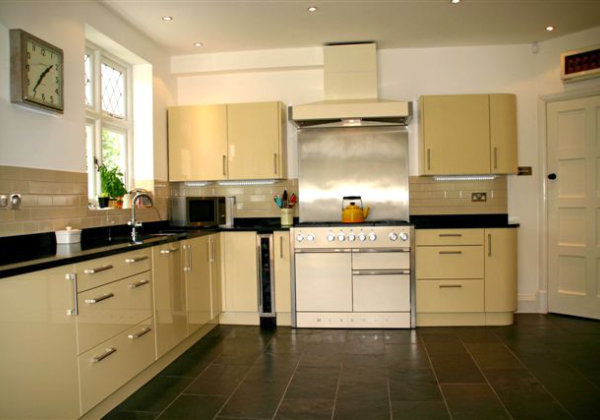 Kitchens from Bristol and West Preservations
